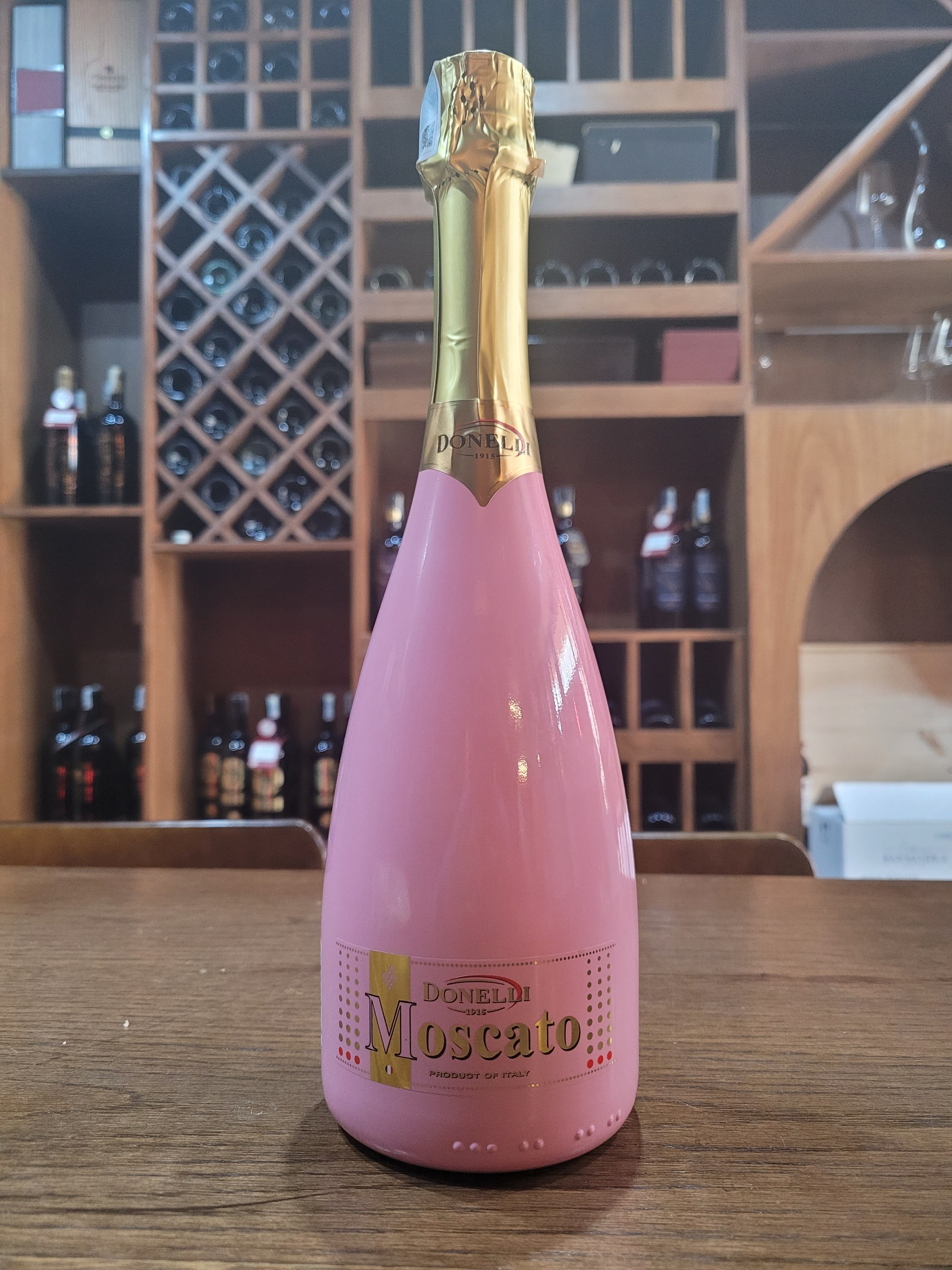 Rượu vang nổ Moscato Donelli Pink